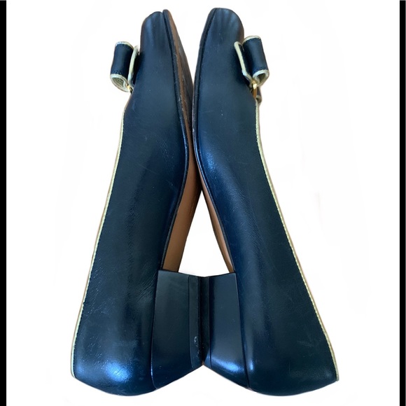 Salvatore Ferragamo Vara Bow Pump Shoes - Picture 4 of 7